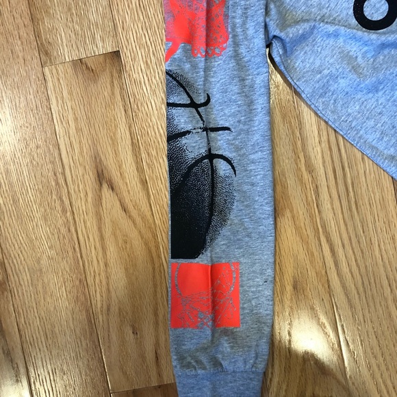 2 Adidas tees, size M - Picture 4 of 13